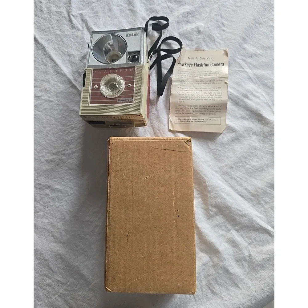 Vintage Kodak Hawkeye Flashfun‎ 126 Film Point & Shoot Retro Collectible Camera